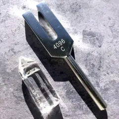 【超大特価！艶々！透明度】クリスタルチューナー　音叉　天然石　水晶　ポイント