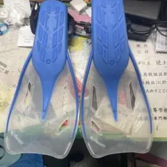 Vassallo jr. 青いオープンヒールフィン子供用