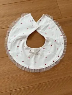 petit main ハート柄 フリル付き スタイ