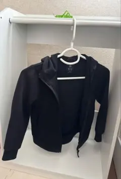 ユニクロ ドライスウェットフルジップパーカー 黒 120cm
