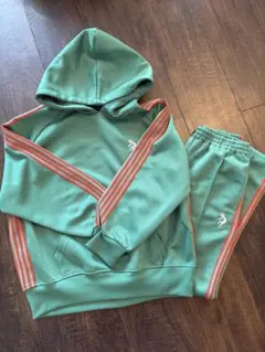 美品⭐︎マーキーズ⭐︎グリーン フード付きジャージ　上下セット⭐︎