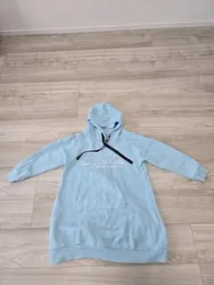 FILA パーカー ライトブルー ロゴ入り