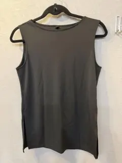 UNIQLO ノースリーブトップス Sサイズ 黒