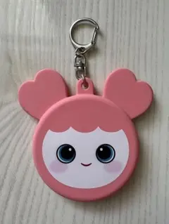 TWICE モモ　缶バッチケースキーホルダー