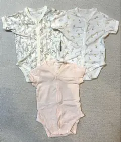 西松屋　花柄　ピンク色　前開きロンパース３点セット　60サイズ　半袖　女の子