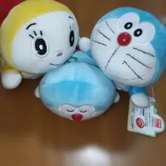 ドラえもん　もちもち寝そべりマスコット