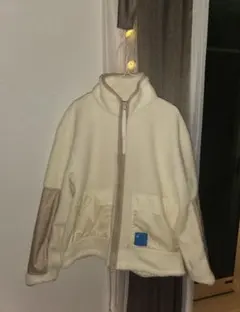 Nike フリースジャケット クリーム色