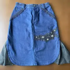 ａｘｅｓダークブルー ひざ丈スカート レースと刺繍装飾付き【アクシーズ】美品