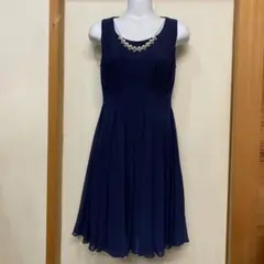 新品パールアクセ付きシンプルパーティードレス