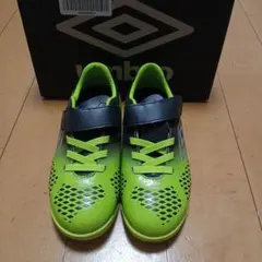 Umbro サッカーシューズ１９cm　フットサル　 グリーン/ブラック
