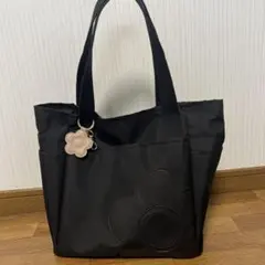 MARY QUANT デイジーシンプルポケット トート チャーム付きのサムネイル