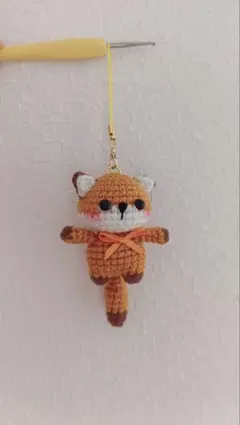 ハンドメイド あみぐるみ キツネ キーホルダー - メルカリ
