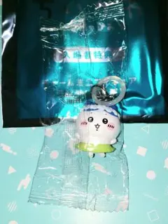 Y*u様 ちいかわ 映画特典チャーム ハチワレ - メルカリ