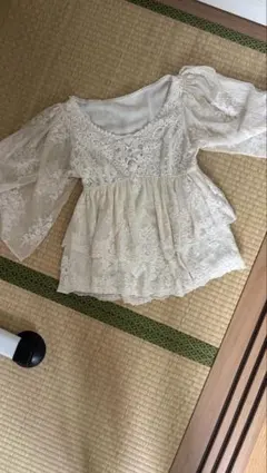 snidelレース フレアスリーブ ブラウス アイボリーのサムネイル