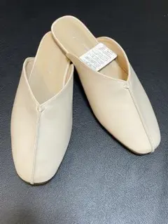 ベージュ スリッポンサンダル 合皮
