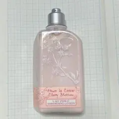 ロクシタンチェリーブロッサムシマーリング ボディミルク 250mL（新品）