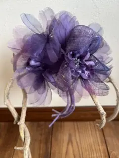 パープル × ネイビー フラワーコサージュ シルバーのきらきら装飾付き