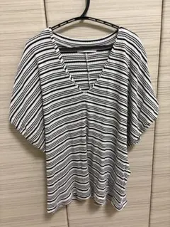 SIMPLICITE Vネック　ボーダー パフスリーブTシャツのサムネイル