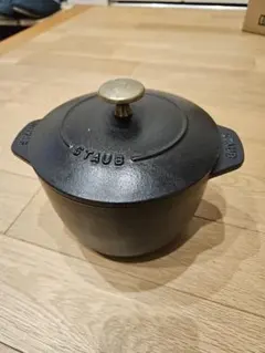 staub ストウブ 22cm 鋳鉄製 両手鍋 マットブラック - メルカリ