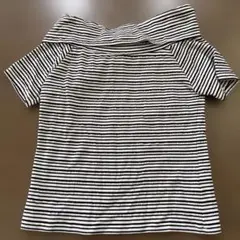 GU オフショルダー ストライプTシャツ