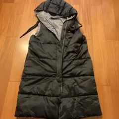 ZARA フード付きブラックダウンベスト Lサイズ