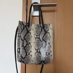 arron ヘビ柄ショルダーバッグ
