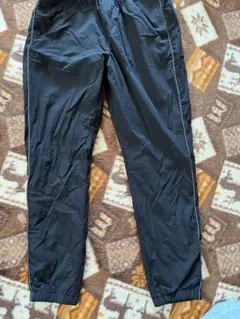 裏起毛150㎝黒色パンツ　美品