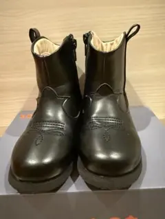 キッズ用ブラックレザーブーツ