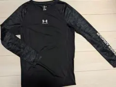 UNDER ARMOUR 長袖カットソー ブラックのサムネイル
