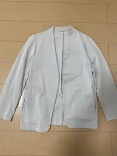 UNIQLOノーカラージャケット ライトグレー