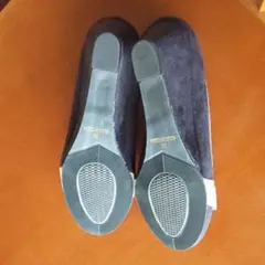 ヒールパンプス。