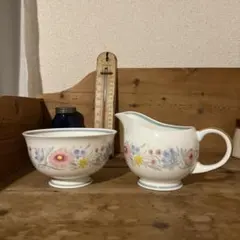 スージークーパー初期作品、アールデコモチーフの水差し、1932年頃の