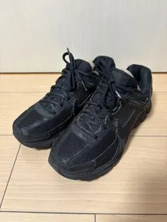 NIKE ZOOM VOMERO5 (27.5cm)