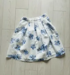 MISCH MASCH 花柄フレアスカート ホワイト ブルー 36のサムネイル