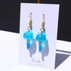 【値上げ前SALE】【ピアス/イヤリング】猫と風鈴　尻尾が揺れる　推し　水色