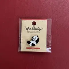 パンダのピンバッジ