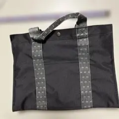 Item thumbnail for item 7a0a8045-657b-4788-8281-4decdcb648ab