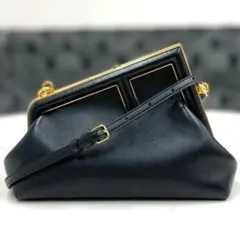 美品★　フェンディ　ファースト　スモール　黒　レザー　ショルダーバッグ FENDI(フェンディ) フェンディ ファースト スモールレザーショルダー