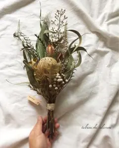バックステリーとユーカリのアンティークな雰囲気の スワッグ ドライフラワー