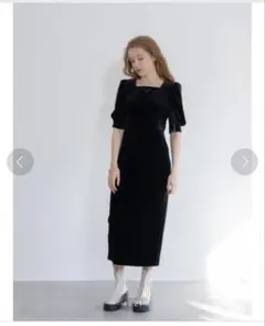 ayla ベルベットハーフスリーブドレス