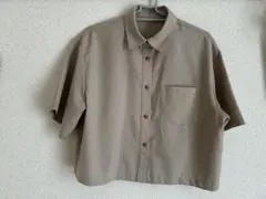 ショート丈 半袖シャツ ベージュのサムネイル