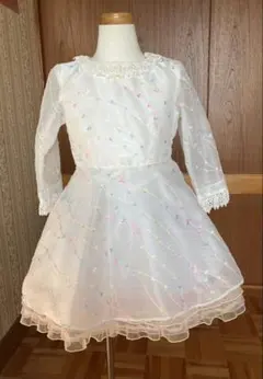 メゾピアノ　ホワイト刺繍ドレス（リボン付き）110cmのサムネイル