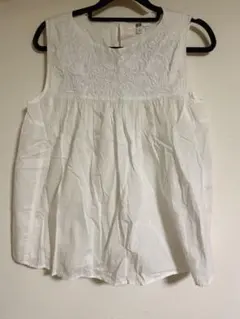 UNIQLO ノースリーブ刺繍トップス Sサイズ