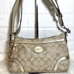 美品コーチシグネチャー柄 ショルダーバッグ ベージュ ゴールド金具 Y2K 人気