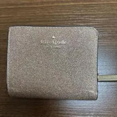 【値下げ】kate spade NEW YORK 二つ折り財布 グリッターのサムネイル