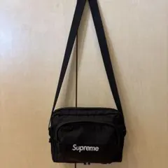 supremeショルダーバックのサムネイル