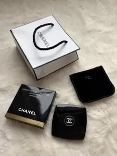 CHANEL ミラー ロゴ入り 箱ショッパー付き