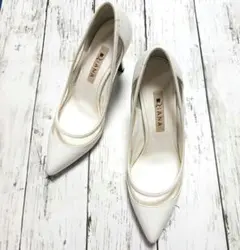 美品✨Diana ホワイト ハイヒール パンプス ポインテッドトゥ　22.5㎝