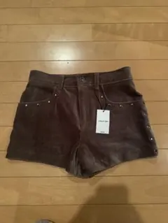 LAURA ASHLEY スタッズ付きショートパンツ