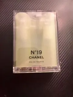 CHANEL N°19 Eau de Toilette リフィル付き